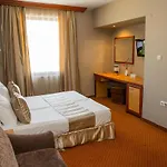 Otel Ezeretz 4*