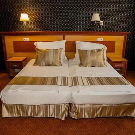 Ezeretz Hotel 4*