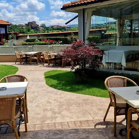 Ezeretz Hotel