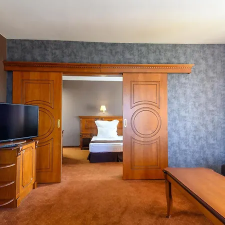Ezeretz Hotel 4*