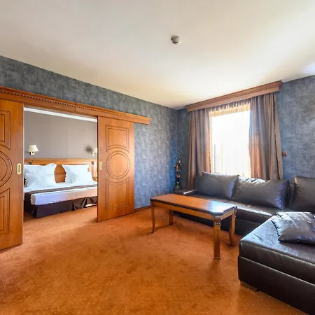 Ezeretz Hotel