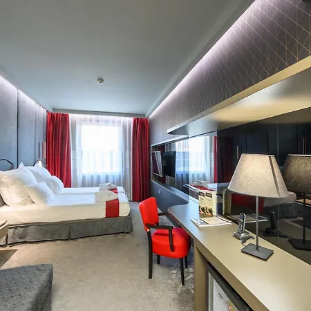 Ezeretz Hotel