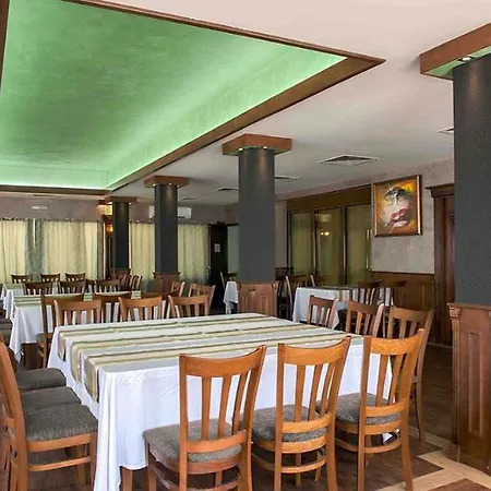 Ezeretz Hotel