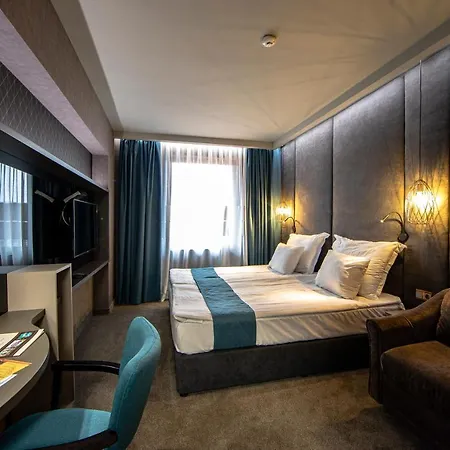 Ezeretz Hotel 4*