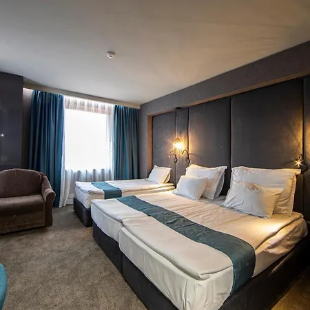 Ezeretz Hotel