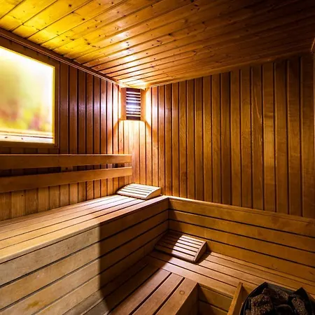 Ezeretz Hotel 4*
