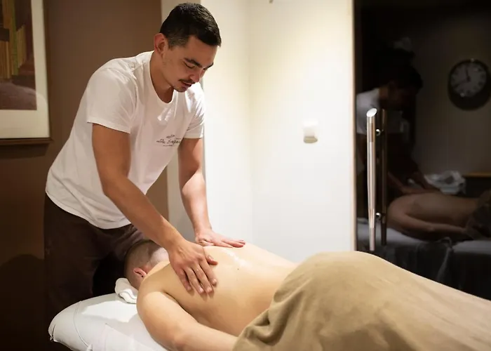 Ezeretz Otel Yukarı Cuma