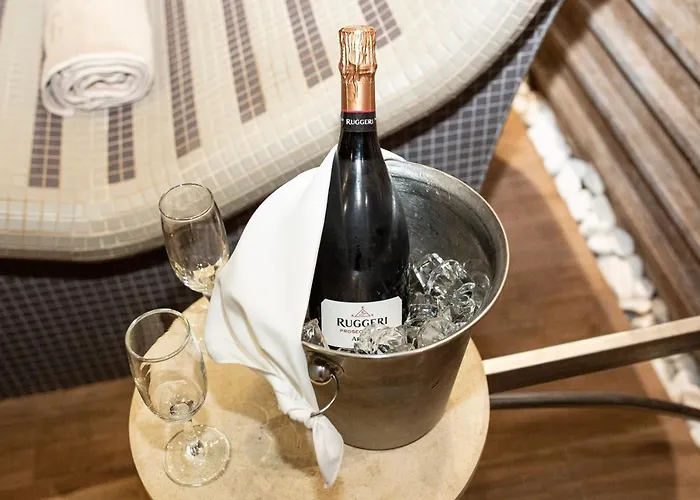 Хотел езерец 4*